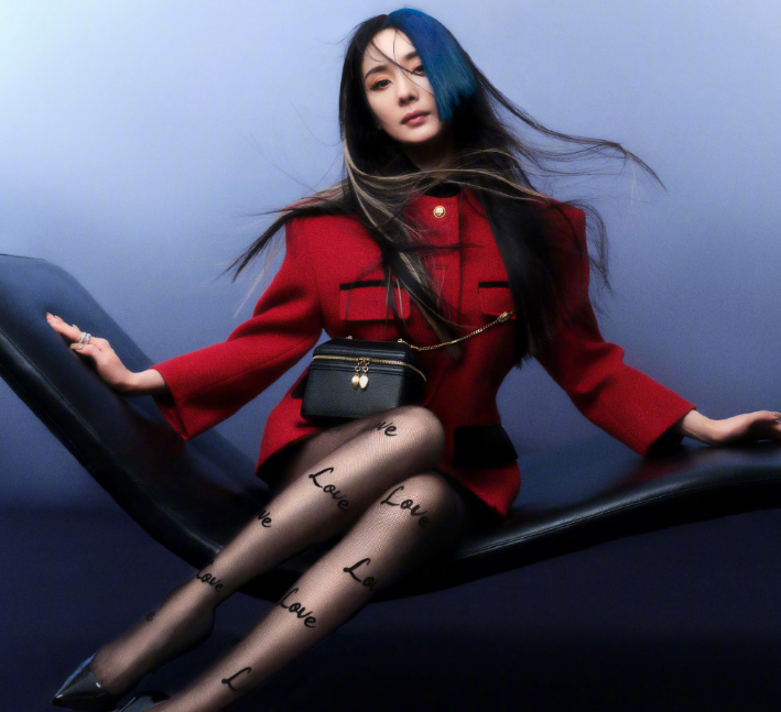 杨洋|杨幂蓝色挑染公主切太帅了吧，酷飒又有型，镜头表现力超强