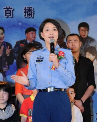 军人|浓妆艳抹就别演军人了!这8位女星告诉你,什么才是飒爽英姿