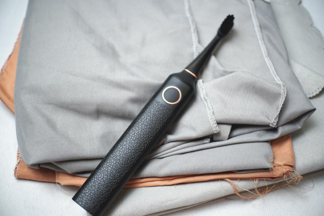 每日口腔科普|个护钟一韦：电动牙刷怎么挑选？电动牙刷品牌排行榜