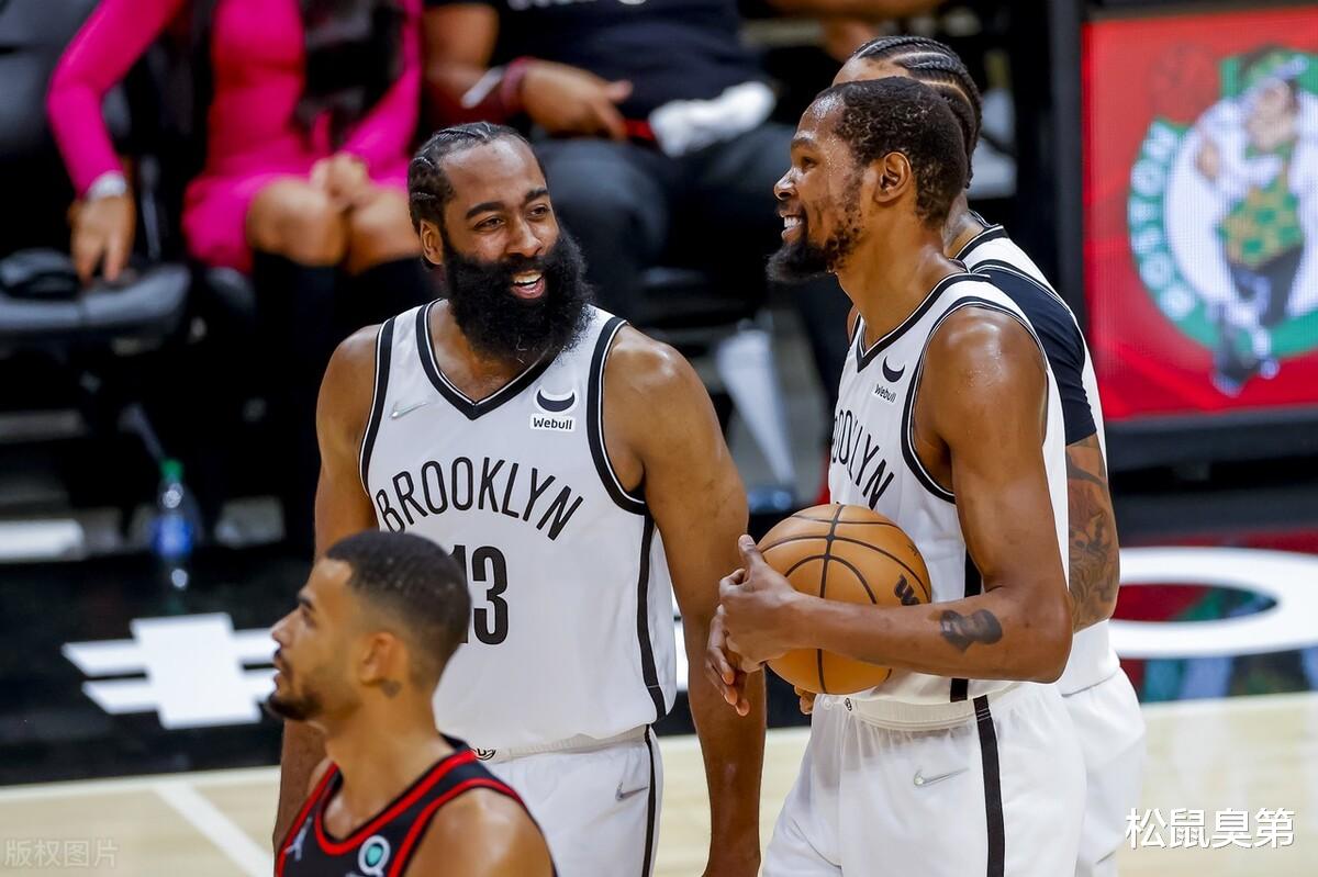 老鹰队|补空篮不进、首发31分钟8投0中0分5犯！卡巴罗上演NBA版无间道