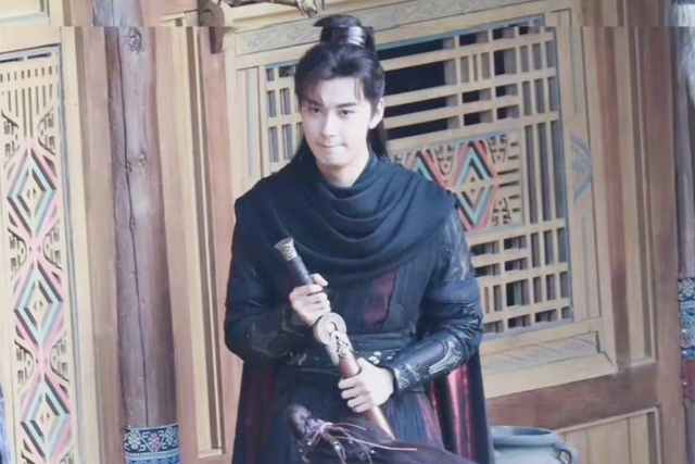 陈星旭|李兰迪《星落凝成糖》嘟嘴少女味爆棚，陈星旭握剑腼腆了