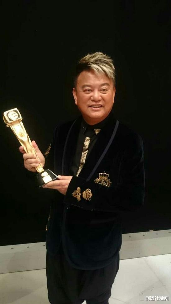 陈百祥|疑似穿A货上节目，70岁陈百祥撞衫知名品牌，网友猜测是网上购买