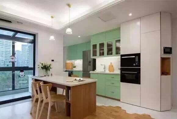 89平新房好有个性，玄关处装隔断，客厅不买沙发，装满卡座真实用