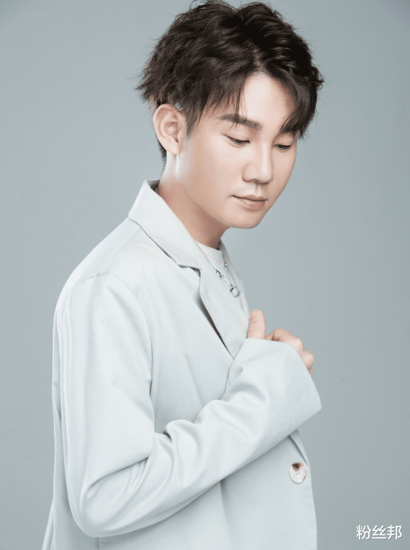 |卖一年后台补税，赵佳俊资金周转困难，问家里人要钱维持生活？