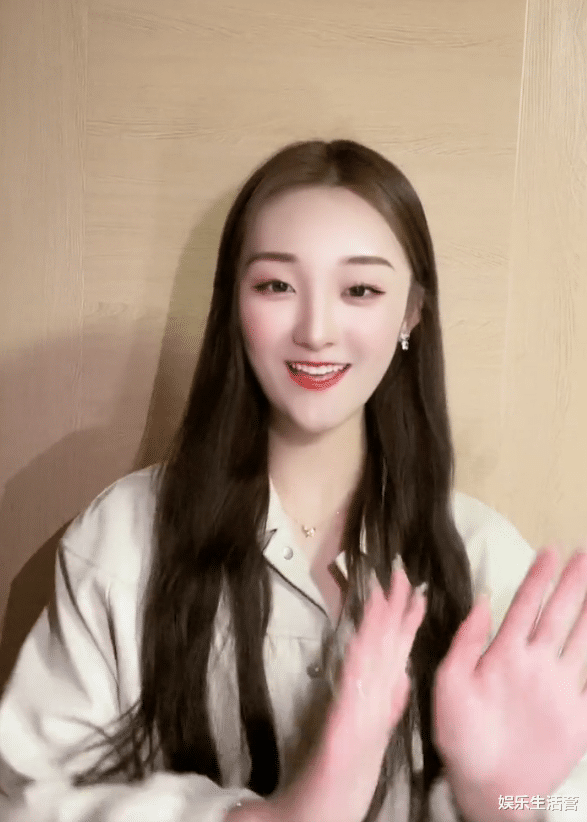 陈亚男|一波未平一波又起，陈亚男被质疑整容，旧照片翻出，容貌判若两人