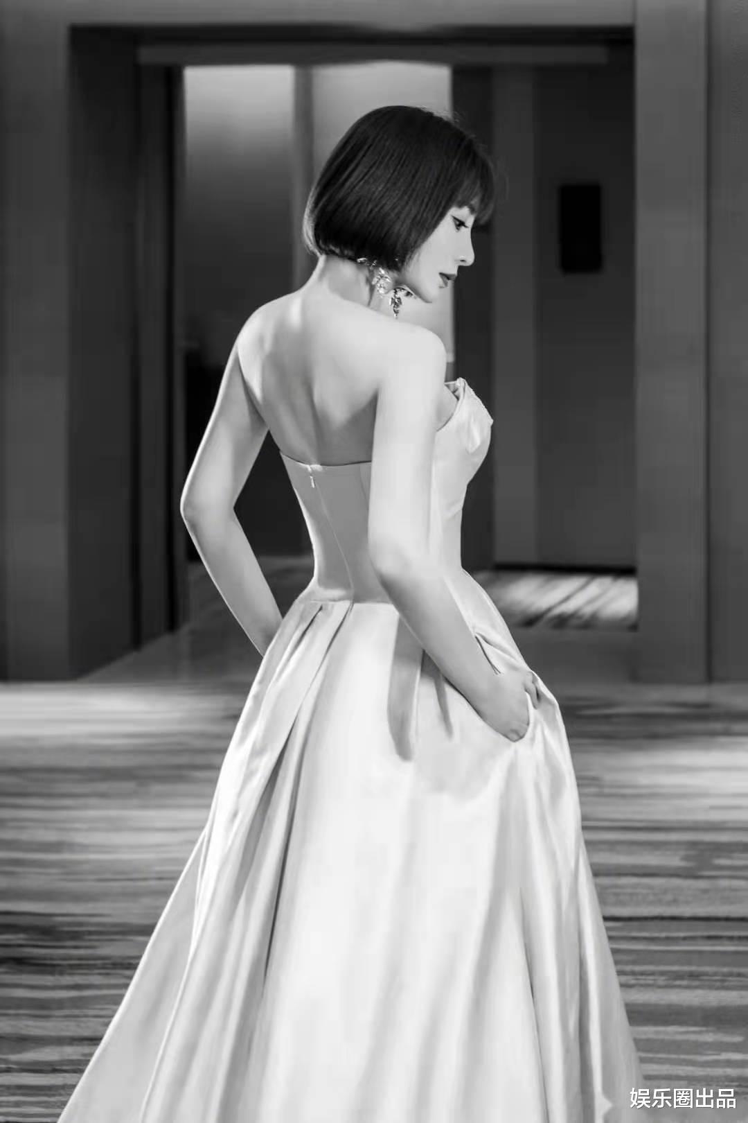 柳岩|40岁的柳岩晒出近照,三张照片三种美感,回眸状态成关注焦点