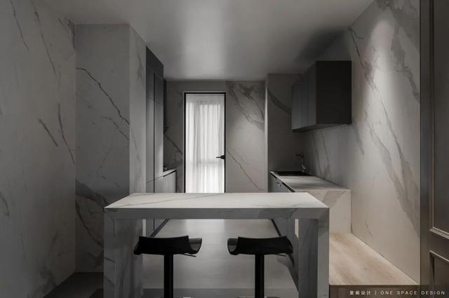 241㎡现代复式,简约时尚的设计,看似简单也高级