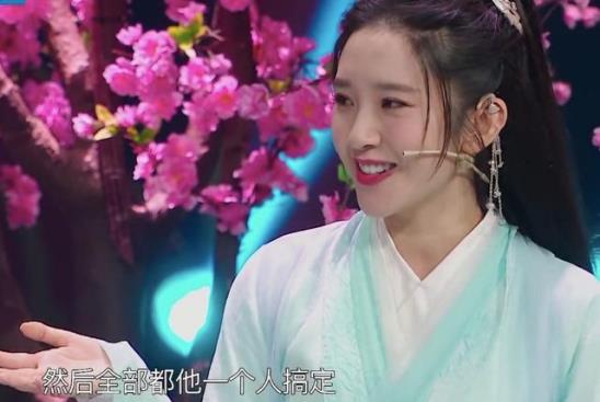 张雨绮|张若昀女儿首次曝光，唐艺昕母女逛街时被拍，一岁半宝宝身材修长