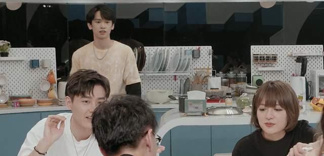 时尚百搭说|心动的信号“方程式cp”上头!本以为陈思铭很奶,哪曾想是条狼?