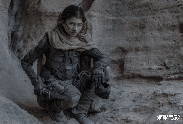 蜘蛛侠|25岁赞达亚身材绝了，穿黑纱裙出镜大秀美腿，网友：羡慕荷兰弟