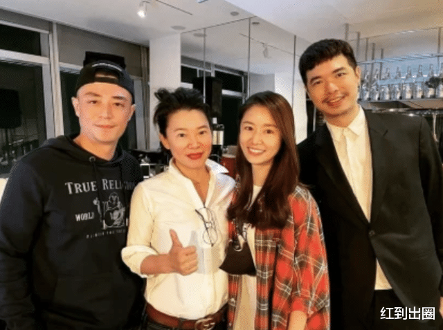 王力宏|霍建华私下和朋友聚会被拍,面色红润疑喝醉,一把搂住老婆林心如