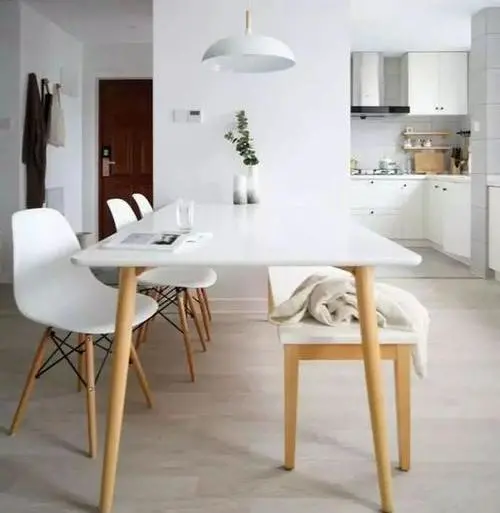 买深色家具才显“家大业大”？我仿佛住在地下室！