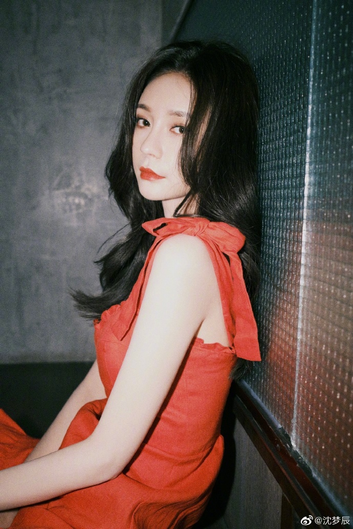 沈梦辰|沈梦辰晒碰杯约会照，杜海涛情话表白愿做女友好闺蜜：只要你开心