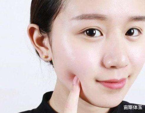 美容|爽肤水应该“拍”还是“涂”?教你正确手法,补水润肤,事半功倍