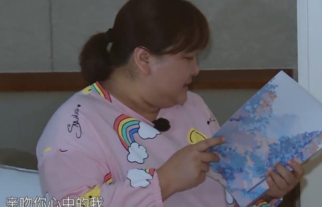 冯绍峰|被贾玲叫醒时，关晓彤竟喊男友名字，意外暴露两人关系