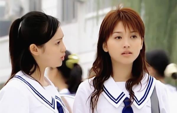 |金莎再扮演“蓝菲琳”，评论区一片吐槽，别再硬凹少女感了！