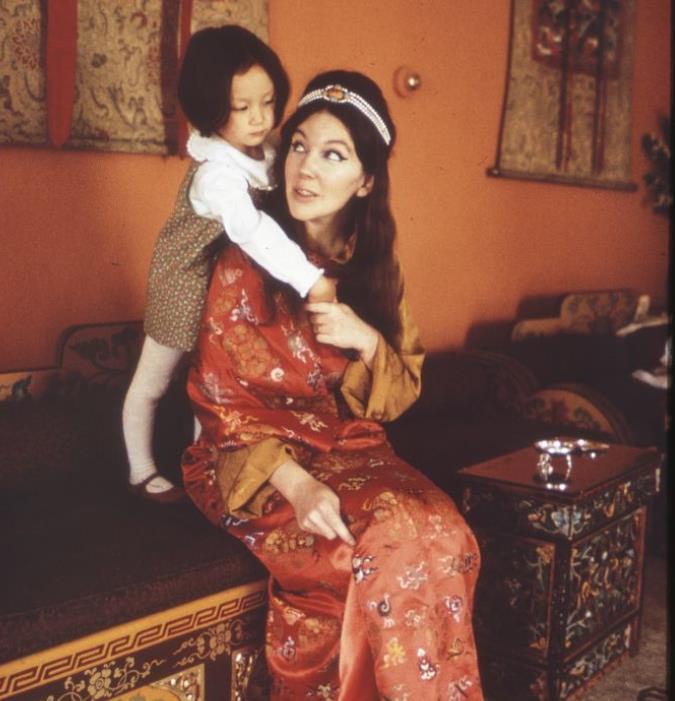 奶球妈咪聊|锡金末代国王：40岁娶23岁美国名媛，国灭后人财两空，59岁去世