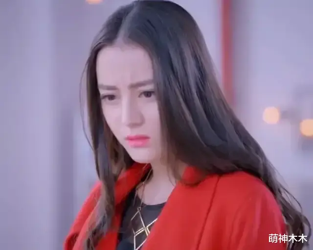 迪丽热巴|热巴又为新戏瘦成纸片人，虎牙包子脸回不来了，高雯堪称最后颜巅