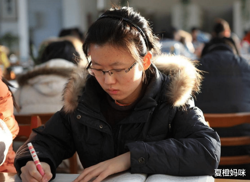 夏橙妈咪|“高质量男性”走红网络后，自爆硕士学历造假：花钱买来的