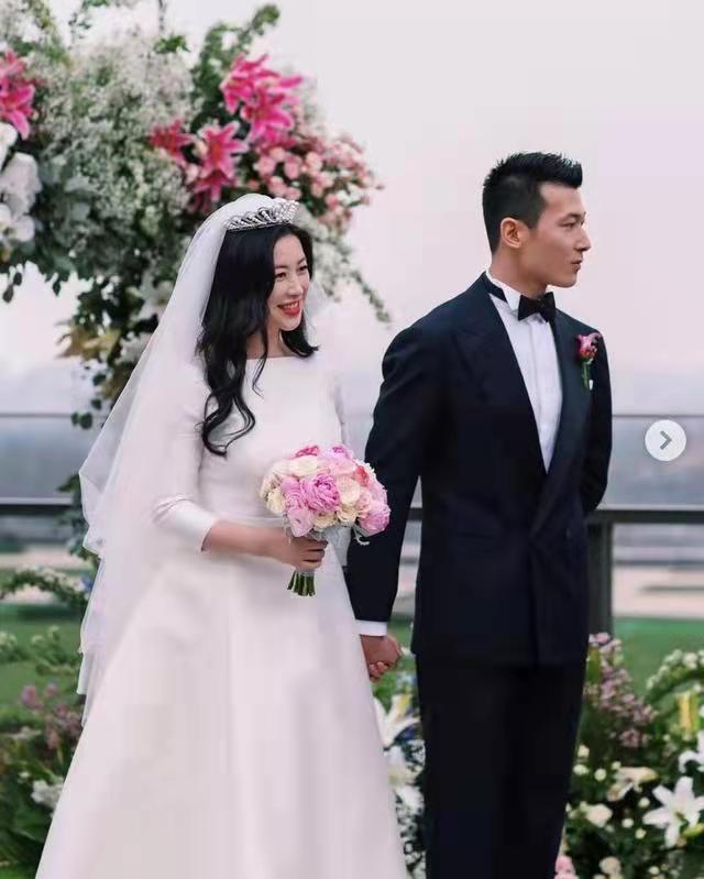 朱珠|朱珠晒出自己生娃喜讯，网友纷纷道恭喜，孩子很可爱