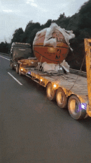 王一博|“为什么大家都在抢屠龙刀，却没人去抢倚天剑？”哇哈哈哈...神评亮了！