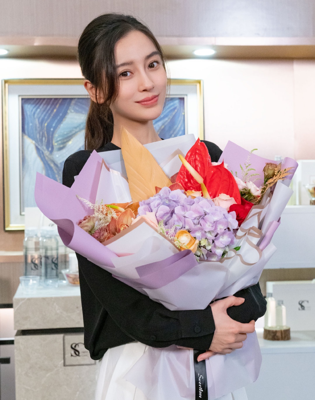 李小冉|杨颖工作室发精修图，遭粉丝吐槽：真不如饭拍，换摄影师吧