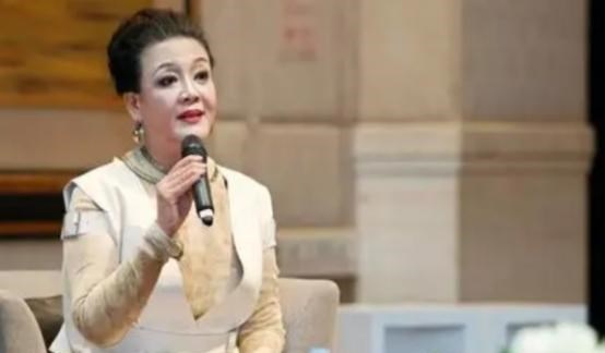 秦岚|张兰和俏江南是被资本坑了？别傻了，真不是这样