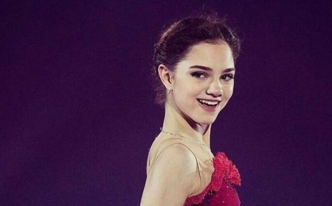 花滑|冰上仙女！昔日花滑女神献唱北京冬奥，年仅22岁退役令人唏嘘