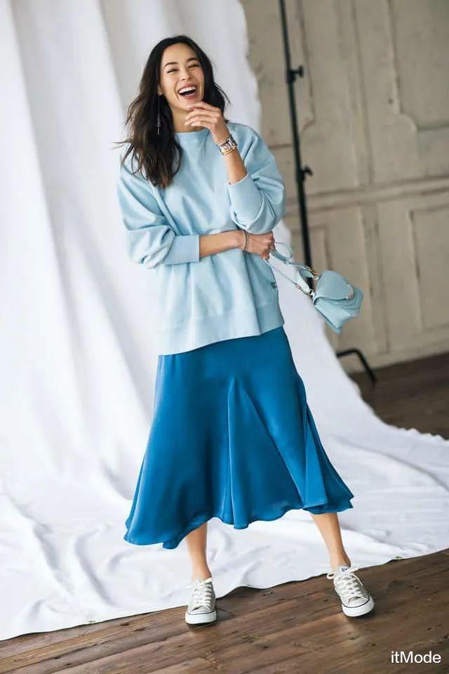 itMode 大毛衣+半裙，才是2021秋冬最气质时髦的打开方式！