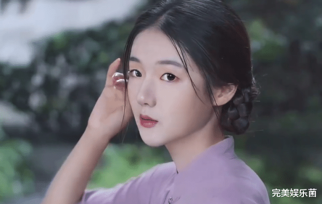 |“吃个桃桃”道歉后心有不甘，晒民国少女照，网友：赶紧变性吧