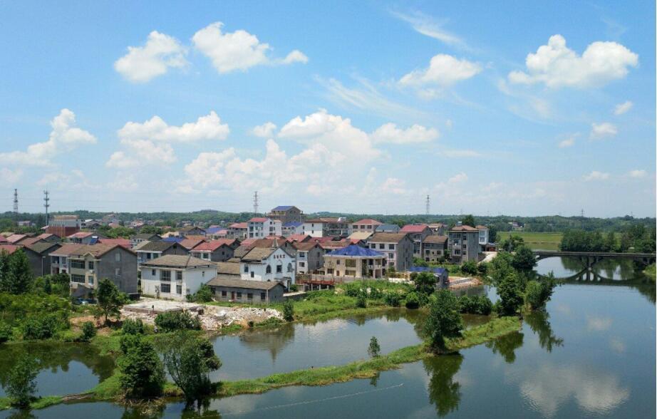 雅馨 拥有洞天福地的湖南古县,每年接待游客500万,却2年前才有火车站