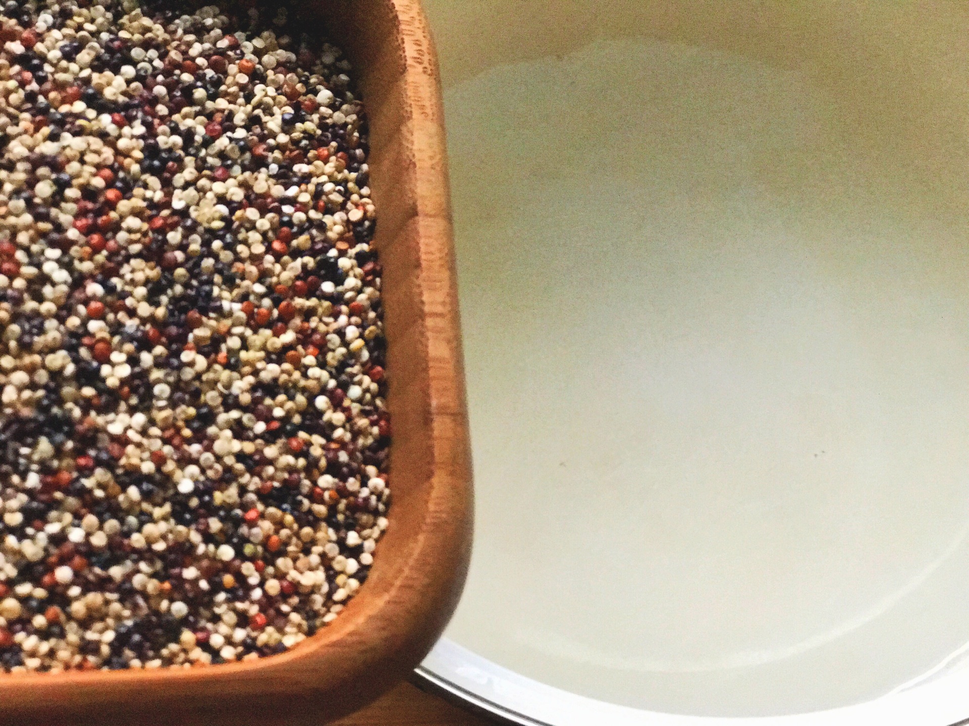 |低糖低脂的藜麦怎么吃？试一试这款蔬菜沙拉，减肥期间也要吃好