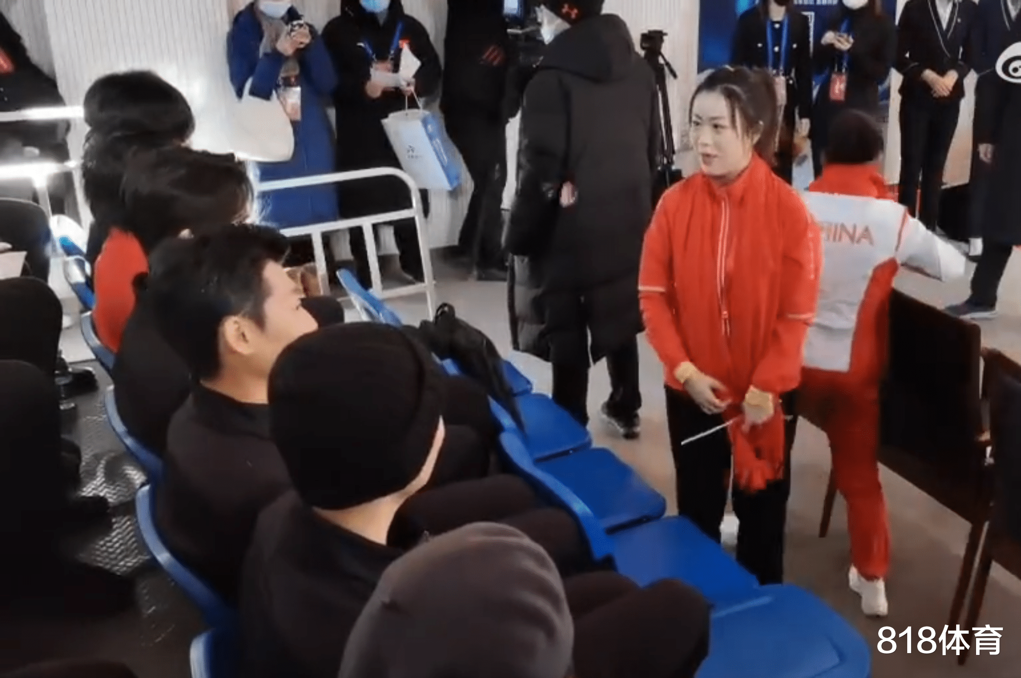 宋祖德|双向奔赴! 杨倩管晨辰追星王一博朱亚文, 杨倩鞠躬致谢一博两度回礼