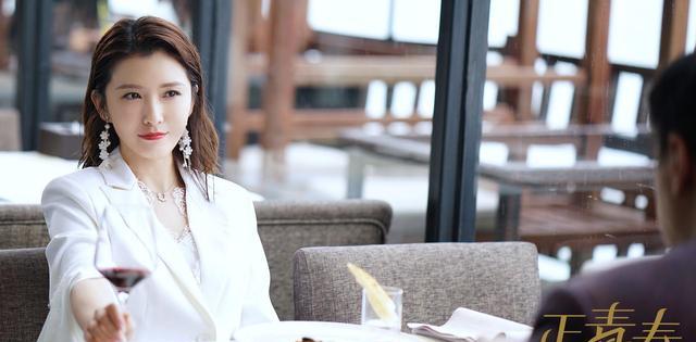 连衣裙|19岁歌手出道，转型成演员14年不温不火《正青春》中的她辨识度低