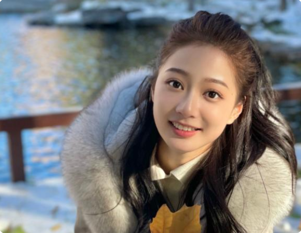 冬奥会|“最美领诵员”冯琳：亮相冬奥会宣传片C位，成复旦大学研究生