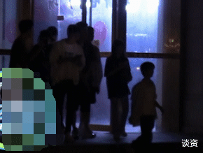 郭敬明|郭敬明与7个小鲜肉玩密逃，真实身材曝光，娇小瘦削像“小朋友”