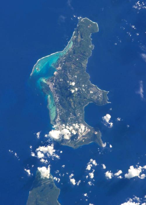 古镇 中国的永兴岛，仅有2.6km2，为何能与关岛媲美？