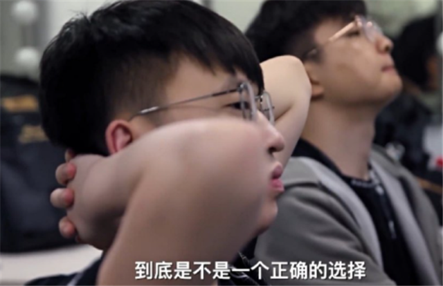 RNG|RNG纪录片小虎成主角,自嘲s10战绩:那种结尾配不上我的职业生涯