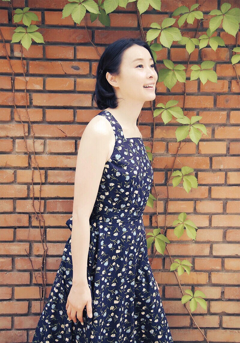 紫薯|吴越看着真不像坏人，新剧里穿针织开衫一脸温柔，配短发气质真好