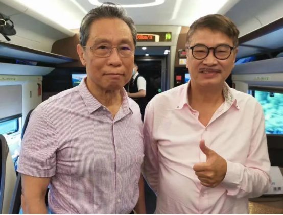 吴孟达|吴孟达生前体型怪异，粉丝上传图片，一眼就能看出问题