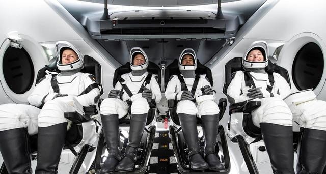 SpaceX将在3天内执行两次发射任务,先发射宇航员再发射星链卫星