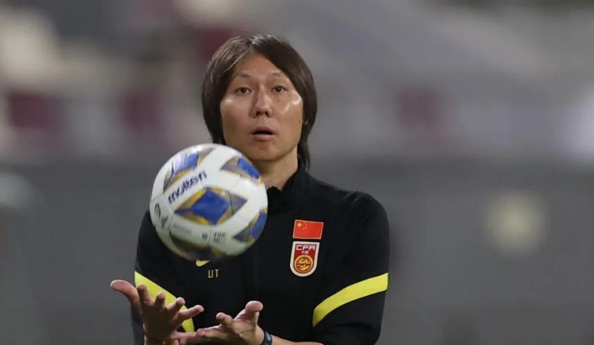 曾小夏说家居|0-3后0-1，进步！李铁满意，吹刘海冲上日本热搜：我当主帅最合适