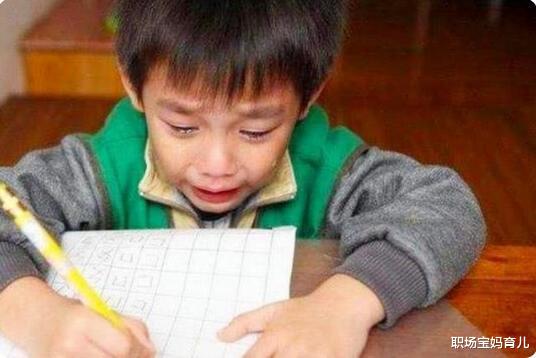 职场宝妈育儿|考场上小学生大哭,因名字103笔太难写,监考老师:我也写不出来