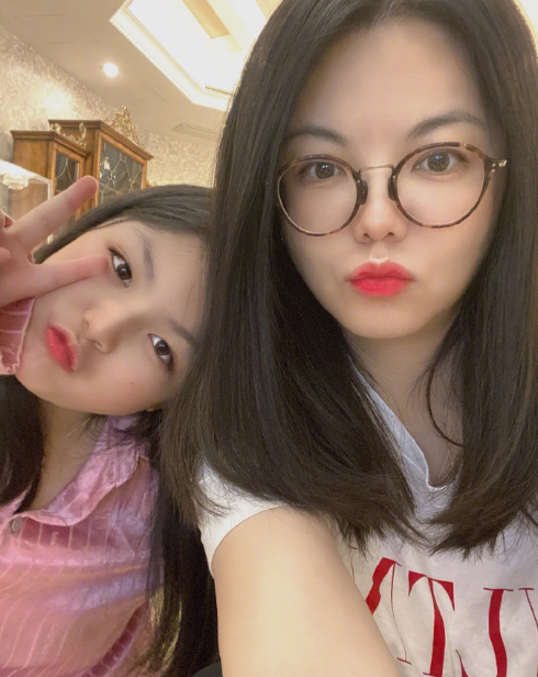 王诗龄|有一种“整容”叫王诗龄长大后，虽获马拉松第一，但颜值大变样了