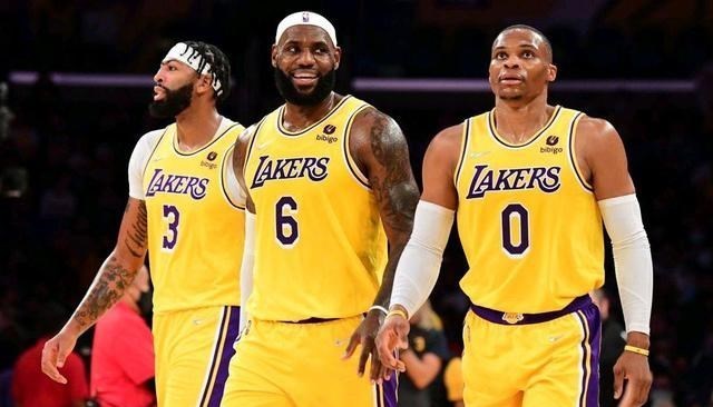 追寻星座的世界 18分大逆转！乔治肯纳德轰26+4+6，库里5记三分，湖人你们情何以堪