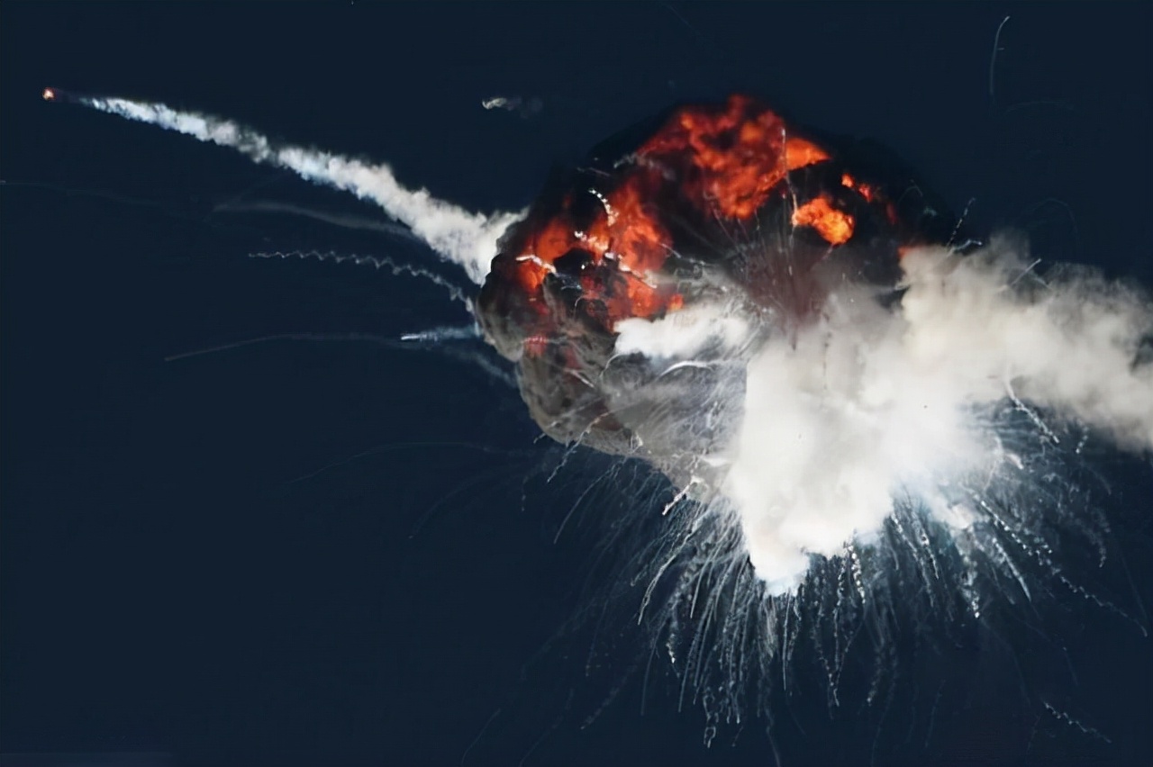 久见菌菌|美国火箭首飞爆炸,中国火箭入轨失败,民营航天公司命运如何?