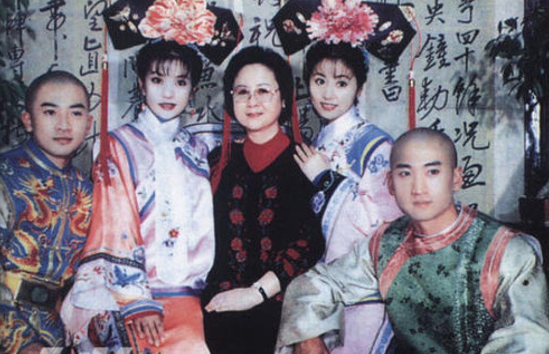 周杰|21年前，周杰演包拯被劝辞演，琼瑶：你演了包公就毁了尔康形象