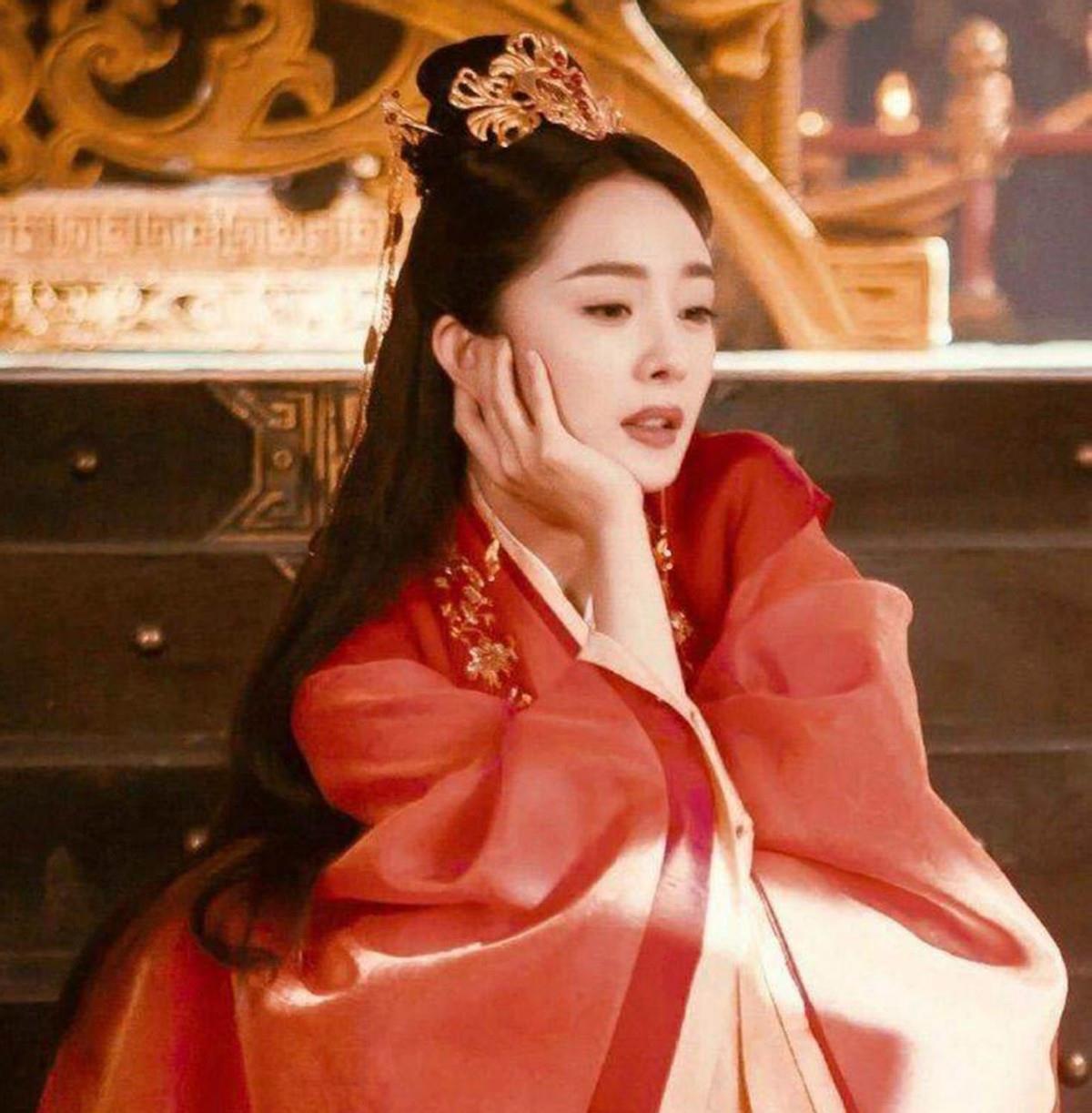 杨幂|网曝杨幂再接古装大剧，搭档当红人气小生，网友：这是认真的吗？