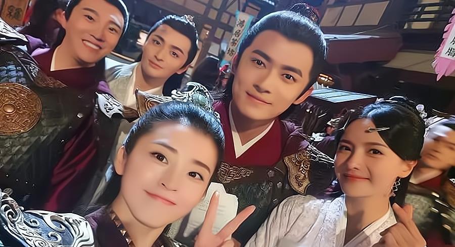 赵丽颖|合作过任嘉伦赵丽颖，她在皎若云间月中饰演的女将军悲情又可恨