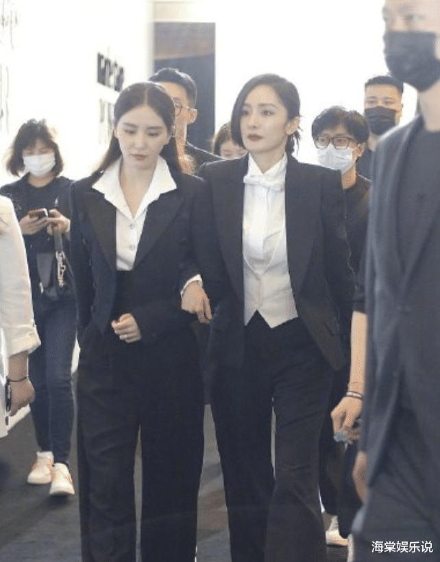 杨幂|杨幂刘诗诗一同出游姐妹情深！打扮随意谈笑风生，怎么舒服怎么来